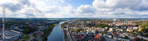 Letnia panorama miasta Gorzów Wielkopolski z widokiem na rzekę Warta i Most Staromiejski