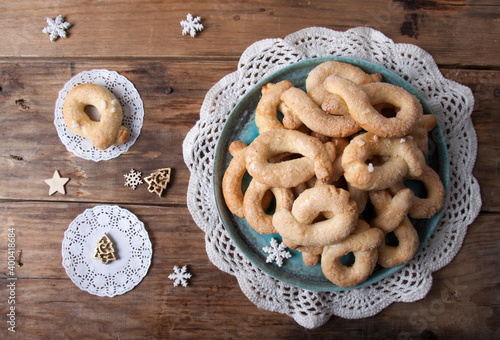 Norwegian Christmas cookies in a turquoise plate