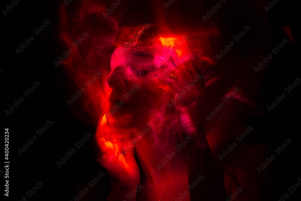 Fototapeta premium light painting portrait, new art direction, long exposure photo without photoshop, light drawing at long exposure 