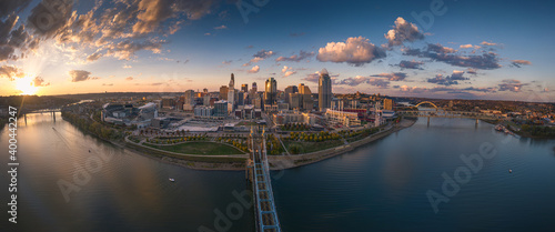 Foto Cincinnati, Ohio, USA skyline aerial view