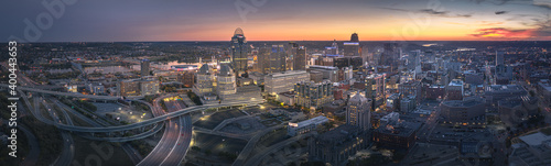 Bilde på lerret Cincinnati, Ohio, USA skyline at twilight