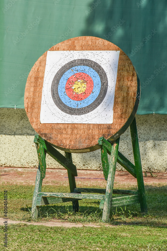 Naklejka premium outdoor archery targets on grass field in summer day