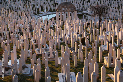 Muslim grave white tombstones in Sarajevo © Nedim