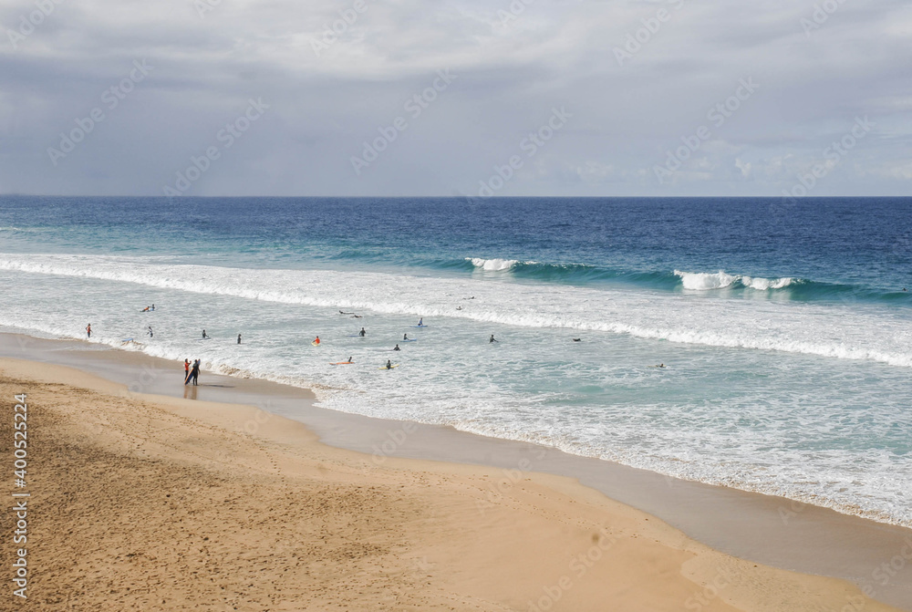 Surf en la playa del Castillo, en El Cotillo, Fuerteventura 
