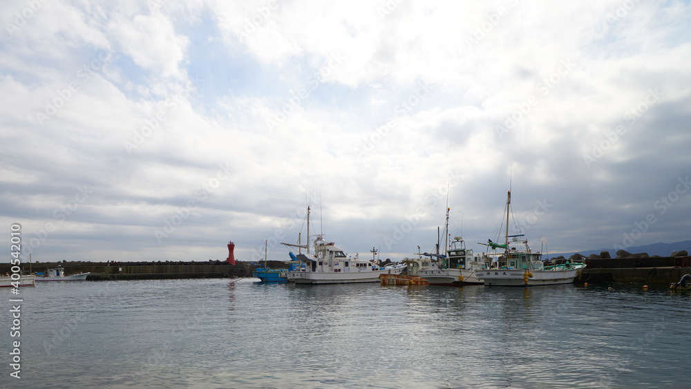 漁港と灯台 海景