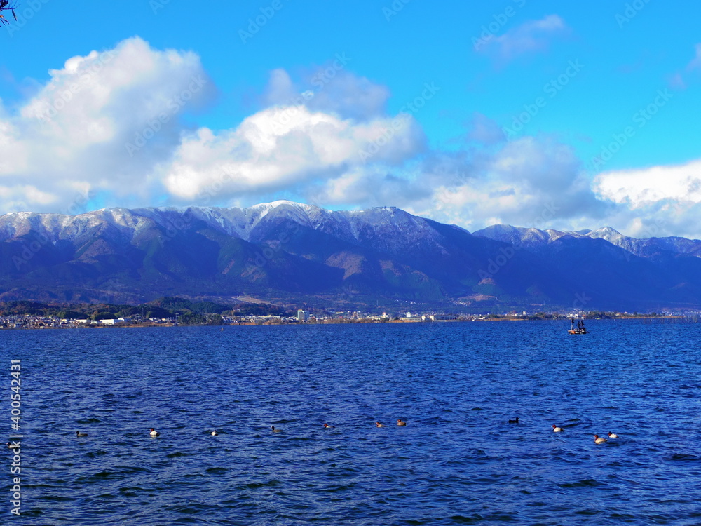 Obraz premium 冬の琵琶湖（滋賀県大津市）