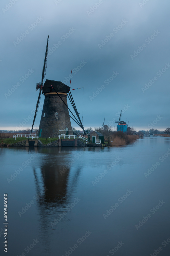 Moulins de Kinderdijk en Hollande Moulins de Kinderdijk en Hollande