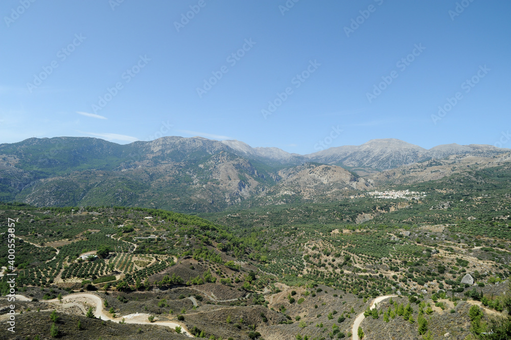 Le mont Dicté et le village de Malès à Iérapétra en Crète