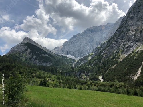 von Mittenwald Scharnitz Bayern durch das Karwendeltal ins Karwendelhaus