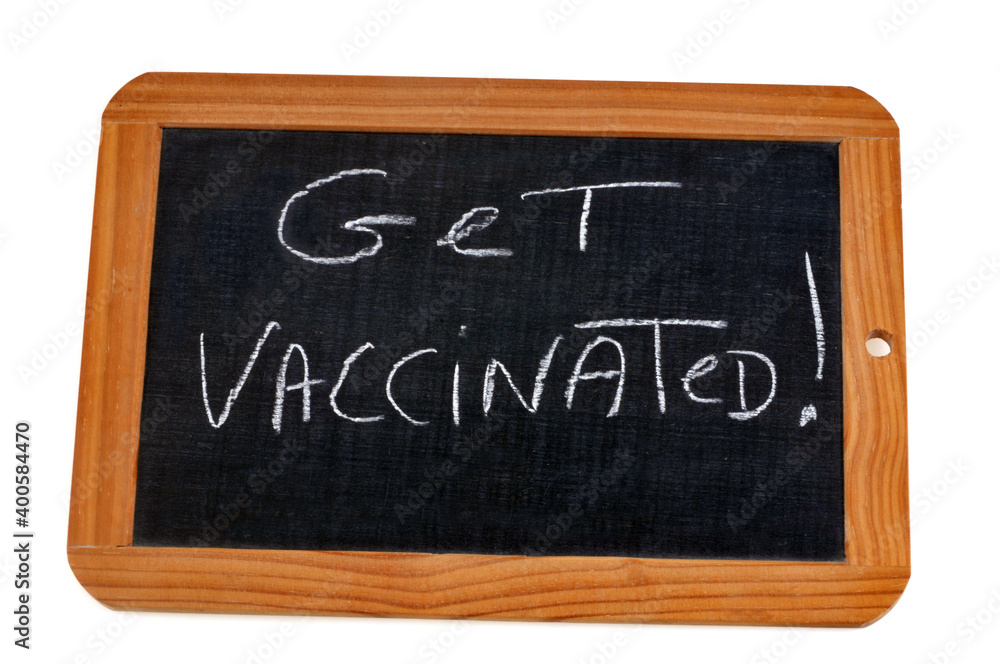 Ardoise d'école sur laquelle est écrit vaccinez-vous Ardoise d'école sur laquelle est écrit vaccinez-vous