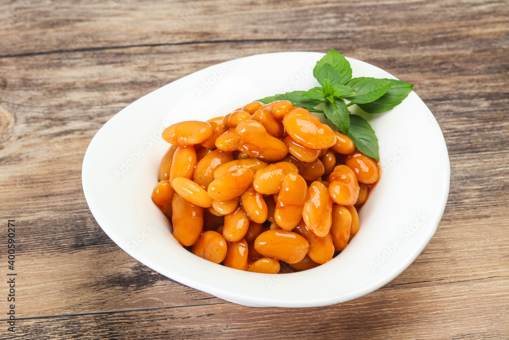 White beans with tomato sauce White beans with tomato sauce