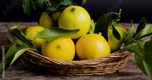 Cesto di frutti bergamotto di Calabria photo