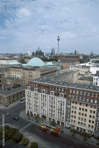 Berlin, am Gendarmenmarkt. Blick von der Kuppel des Franzoesisch photo