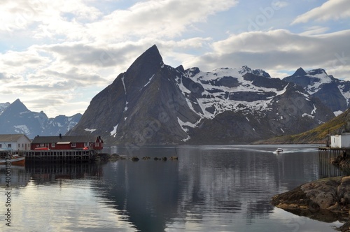 Moskenes in Norwegens Fjord © Sigrid