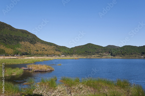 Wallpaper Mural 藺牟田池の秋	 Torontodigital.ca