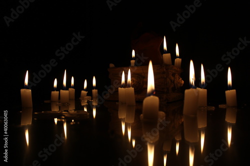 Altar y velas  photo