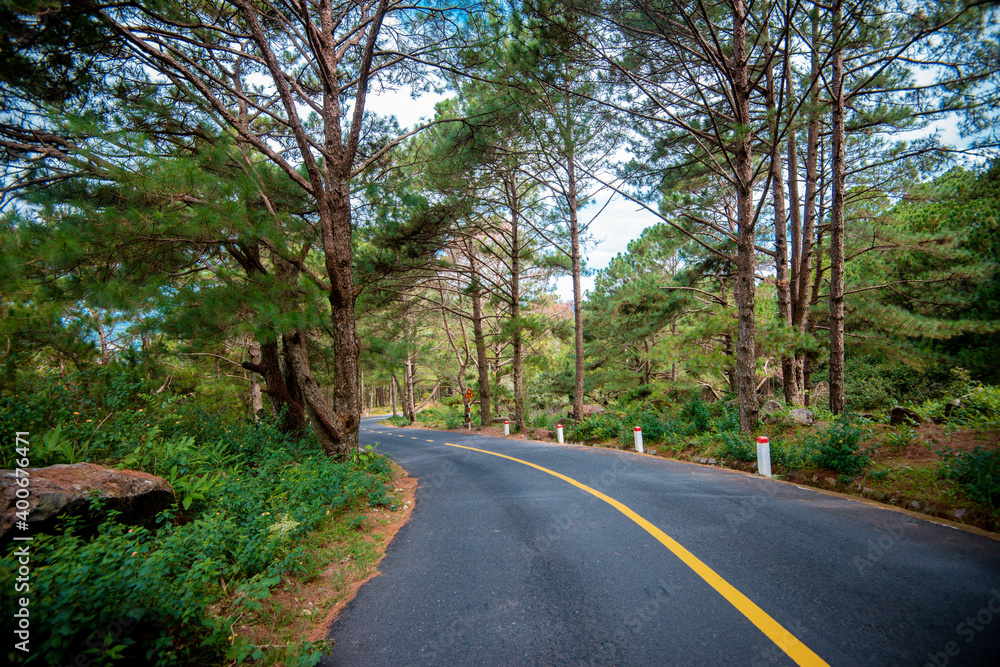 road to the top of langbiang mountain