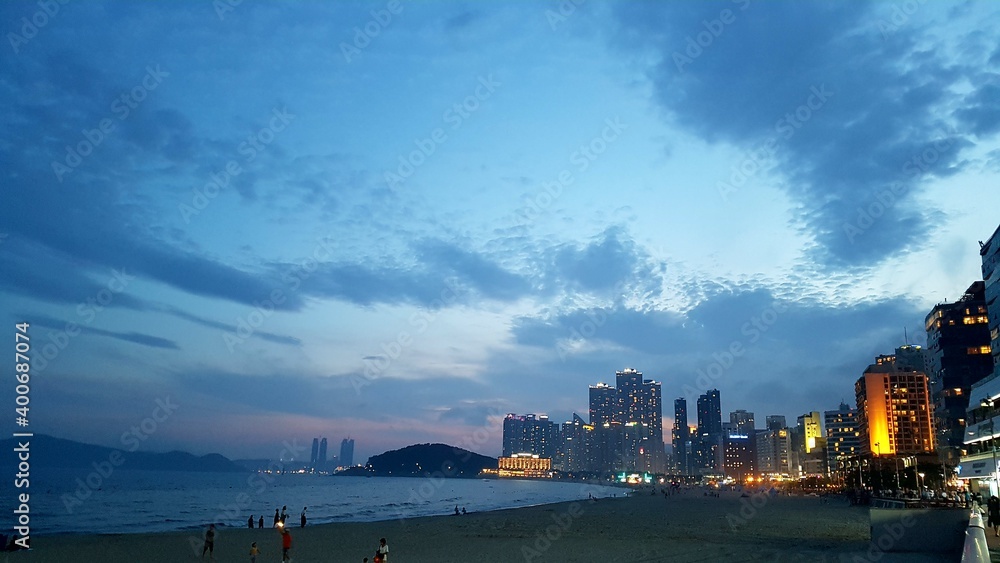 Fototapeta premium sunset over the beach