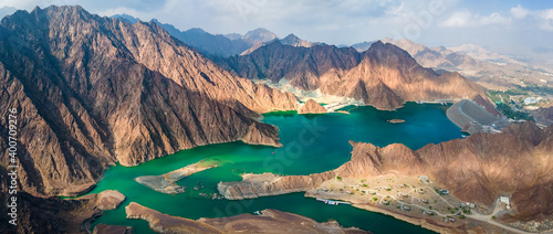 Obraz na płótnie Hatta Dam Lake in eastern region of Dubai, United Arab Emirates aerial panorama w salonie