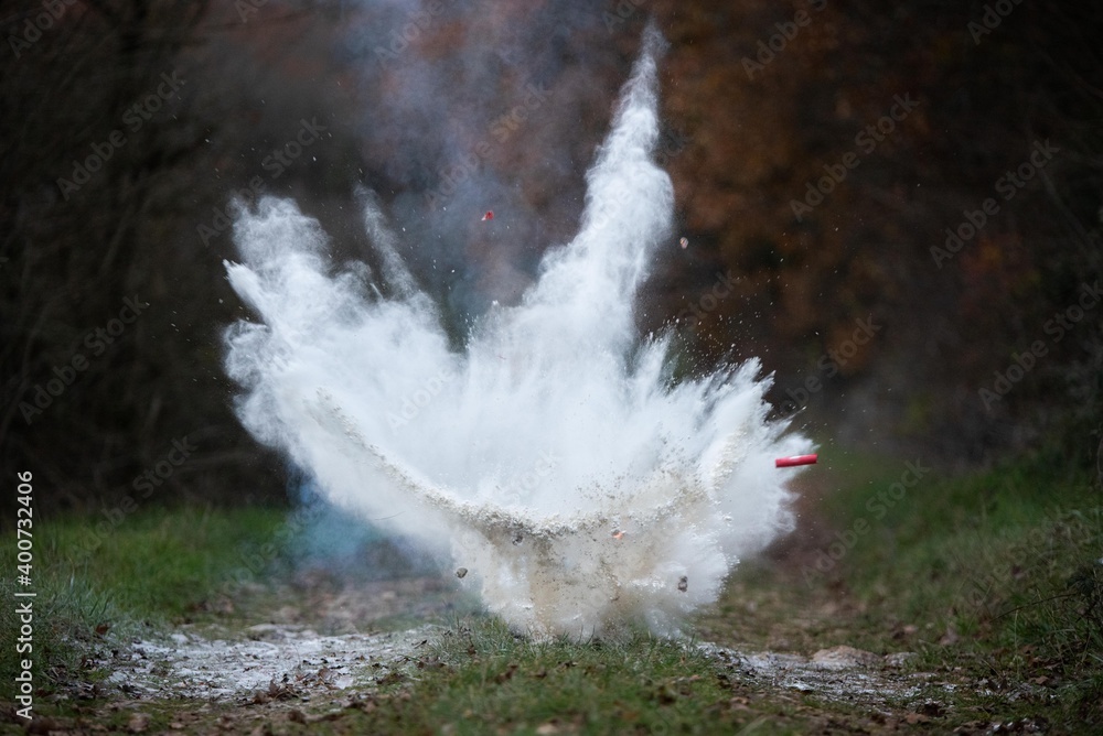 Explosion d'un petard Explosion d'un petard