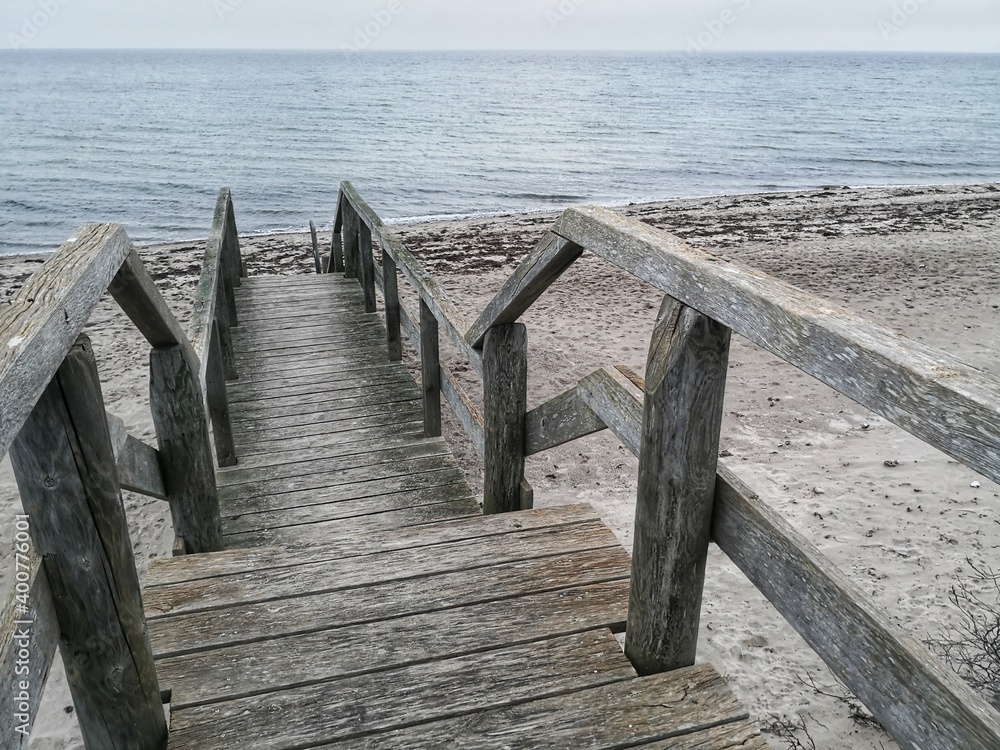 Fototapeta premium wooden pier on the beach