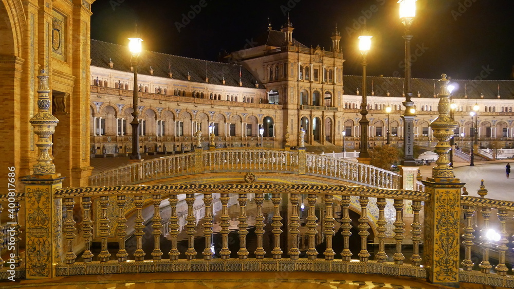 Obraz premium Palast Alcazar in Sevilla bei Nacht