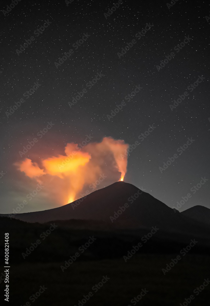 El Volcán Pacaya y su fisura, ubicado en Guatemala 