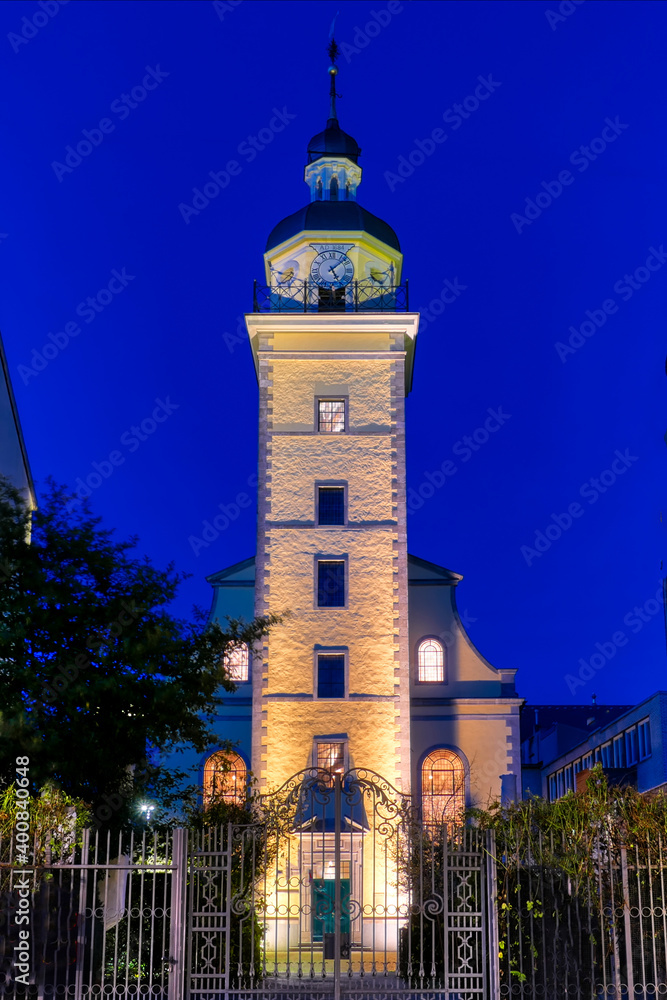 Fototapeta premium Historische Kirche in der Düsseldorfer Altstadt