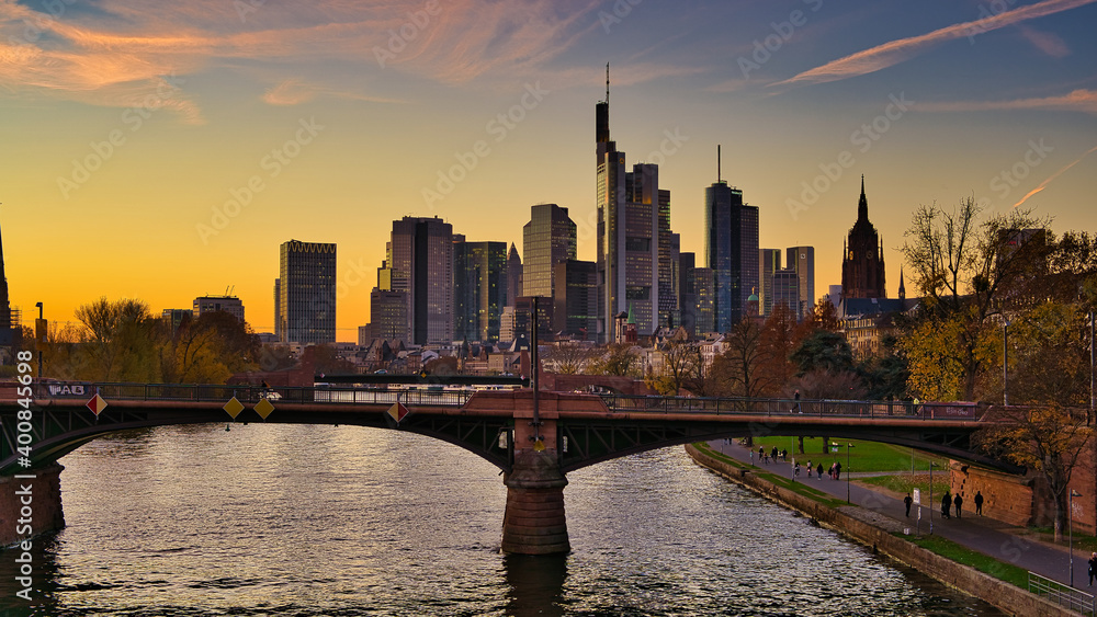 Frankfurt Skyline Abenddämmerung