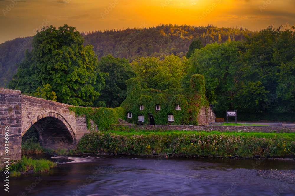 Fototapeta premium bridge over river