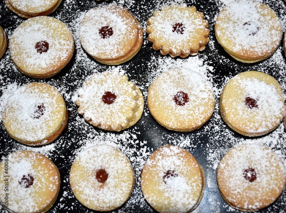 Weihnachtsgebäck Hildabrötchen mit Puderzucker Weihnachtsgebäck Hildabrötchen mit Puderzucker
