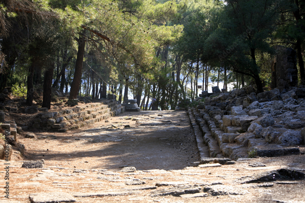 Ruinen der antiken Hafenstadt Phaselis in Lykien