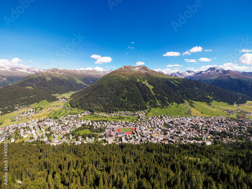 Davos, Stadtzentrum, Blick z. Jakobshorn, Graub√ºnden, Schweiz photo