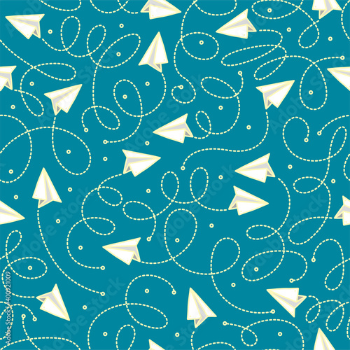 Seamless pattern with handmade paper plane. Hand drawn vector illustration in doodle style. Print with origami planes. Vector illustration in doodle style