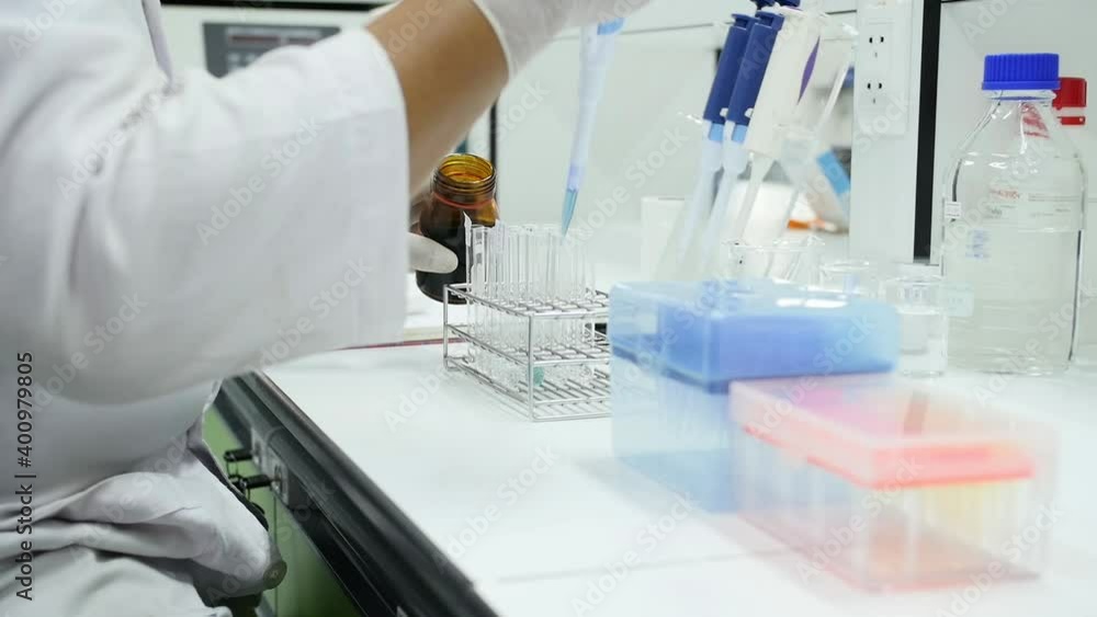 Chemical drop To make cosmetics. Chemical drop To make cosmetics.