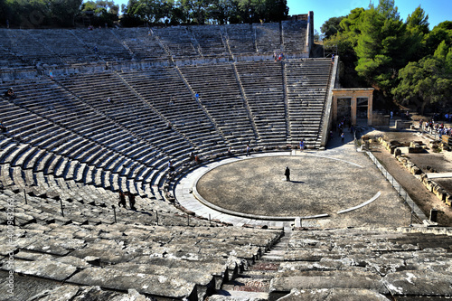 Vista de los principales monumentos de Grecia. Teatro de Epidauro. photo