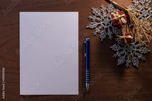 Lista de compras. Compra de regalos. Objetivos de fin de año. Metas de año nuevo. Planificación.