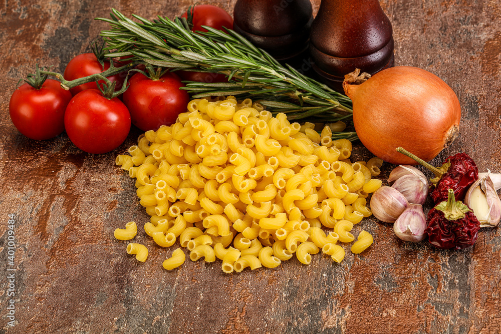 Raw Italian wheat pasta - Chifferi rigati Raw Italian wheat pasta - Chifferi rigati