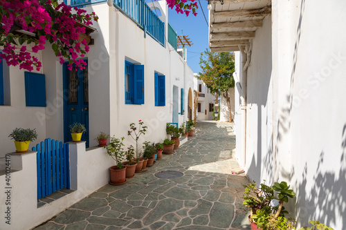 Fototapeta Naklejka Na Ścianę i Meble -  View of the narrow side street in Kastro, Folegandros Island, Greece.