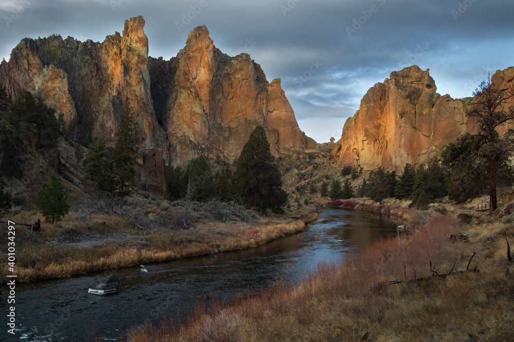 Sunrise at Smith rock state park in Central Oregon