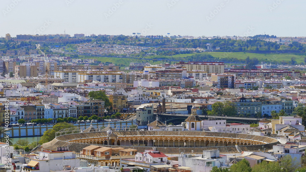 Sevilla von oben mit Blick auf die Stierkampfarena