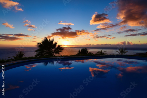 Sonnenuntergang am infinity Pool