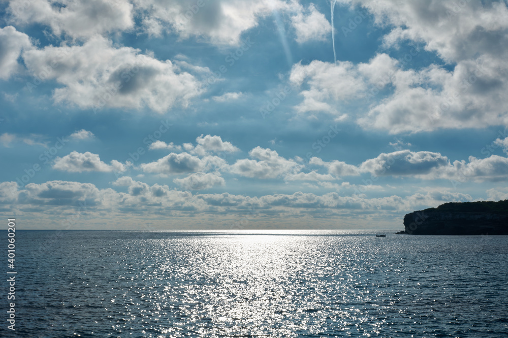 Obraz premium gorgeous, blue sky with fluffy clouds, textures copy space background