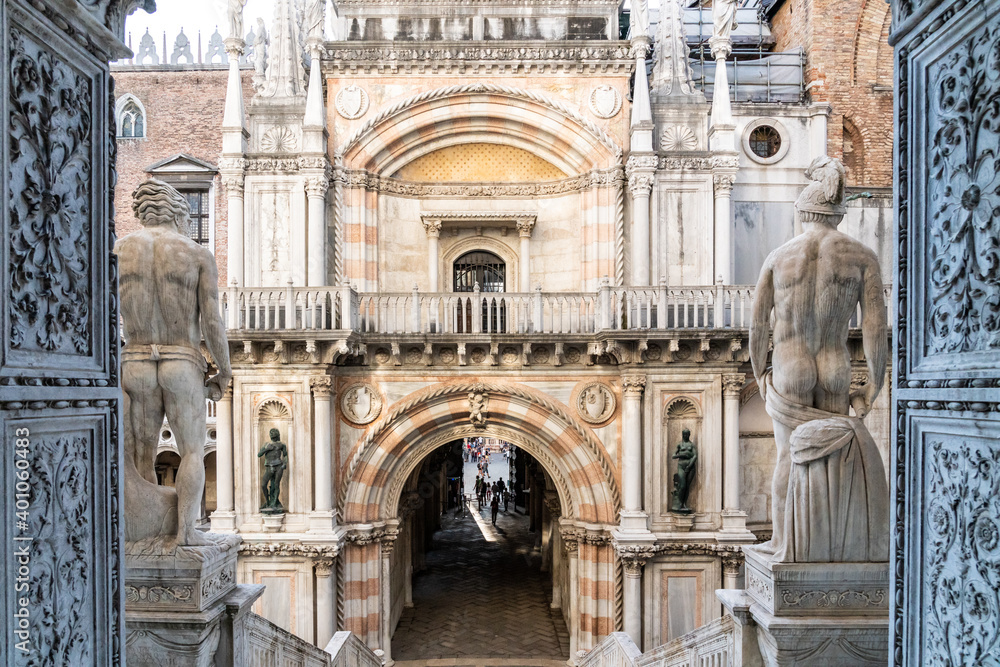 die Scala dei Giganti / die Gigantentreppe, Arco Foscari und die Porta della Carta des Palazzo Ducale, Venedig