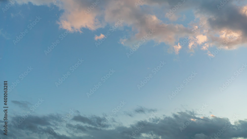 空 空