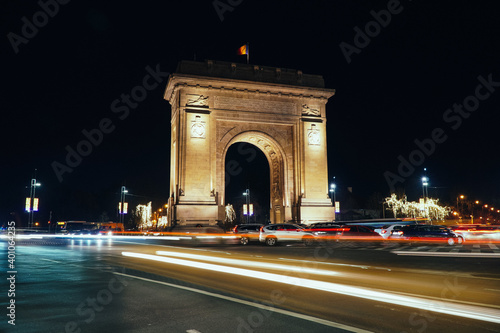 arc de triomphe at night © Andreea