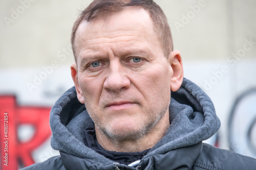 Fotografia close-up portrait, middle-aged man, 60 years old, handsome, serious, self-confident, active