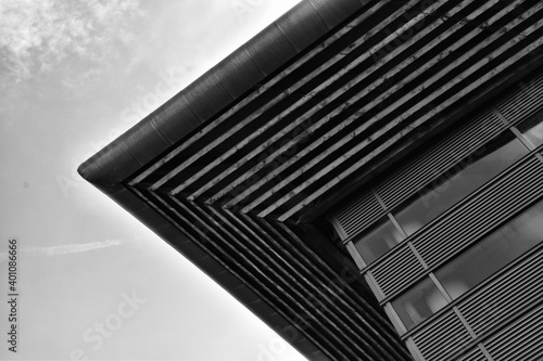  original minimalist architectural elements, black and white lines