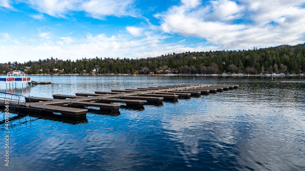 Fototapeta premium Floating boat dock on the lake