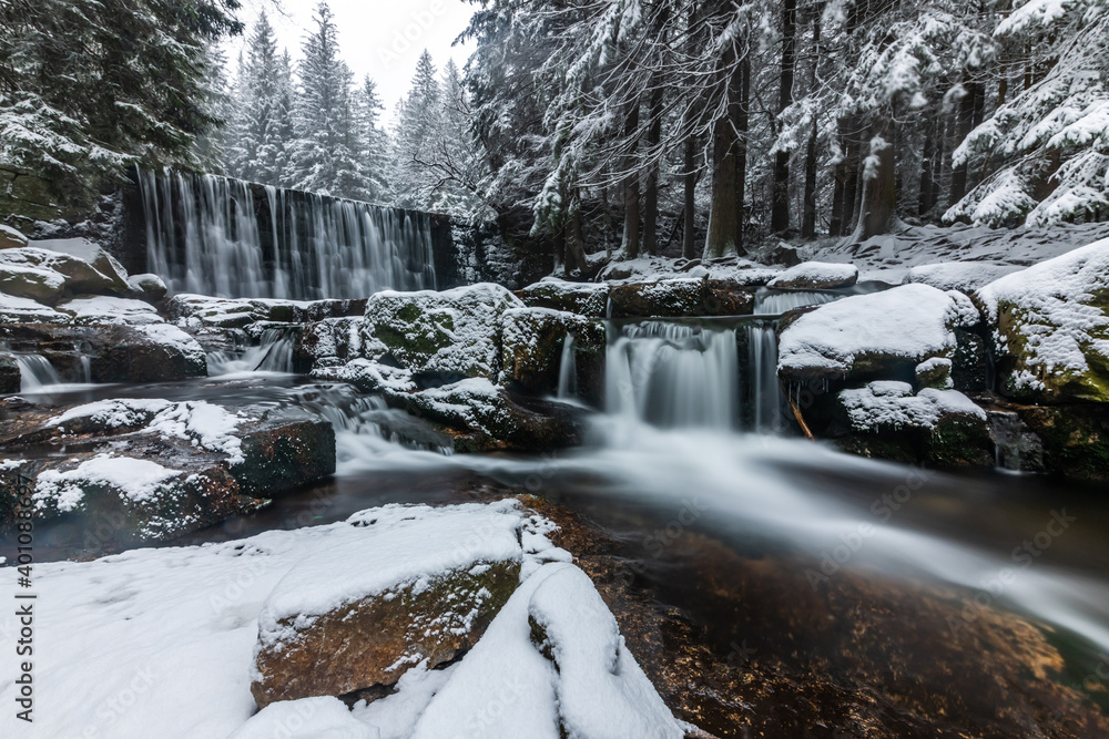 Obraz premium A wild waterfall in Karpacz